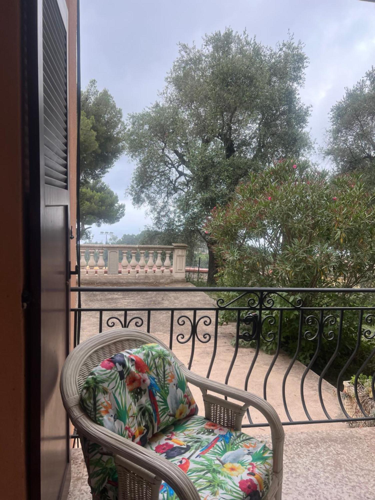 Bas De Villa Vue Mer Eze Village Èze Exterior foto