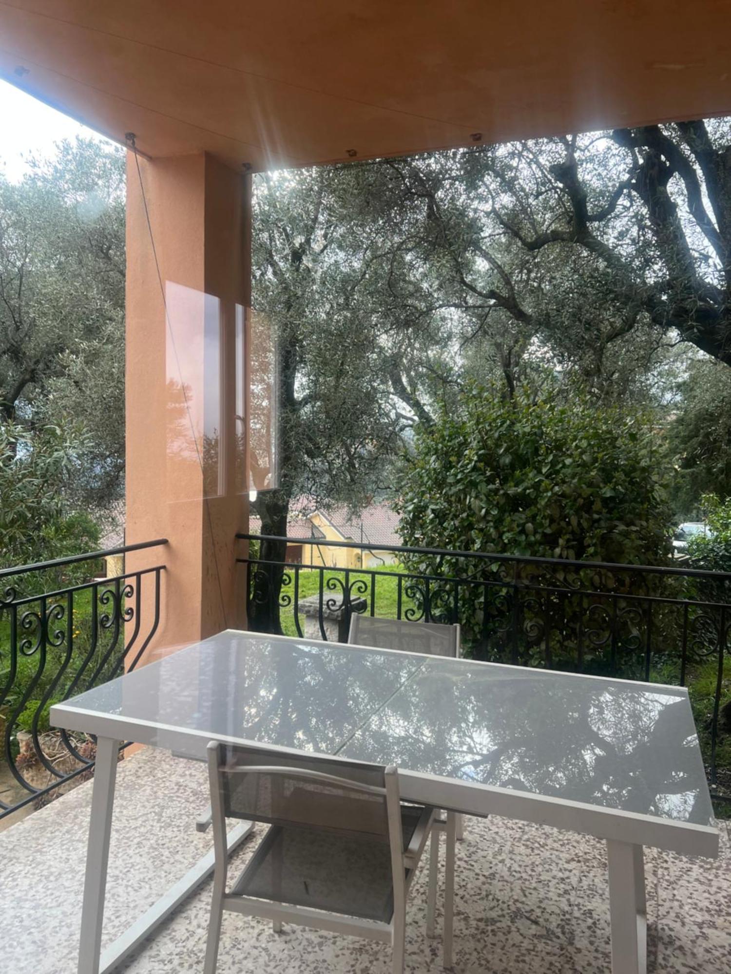 Bas De Villa Vue Mer Eze Village Èze Exterior foto